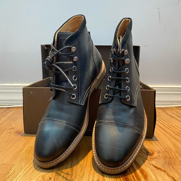 Florsheim 8.5, black leather brown sole boot - Picture 2 of 8